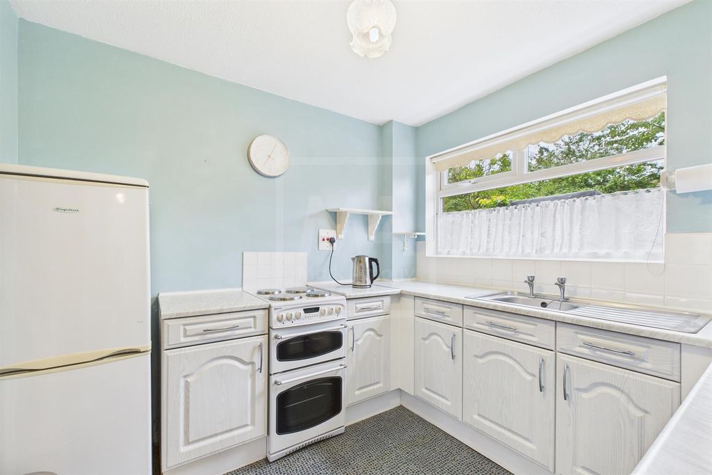 Property photo 3 of 15 Kitchen