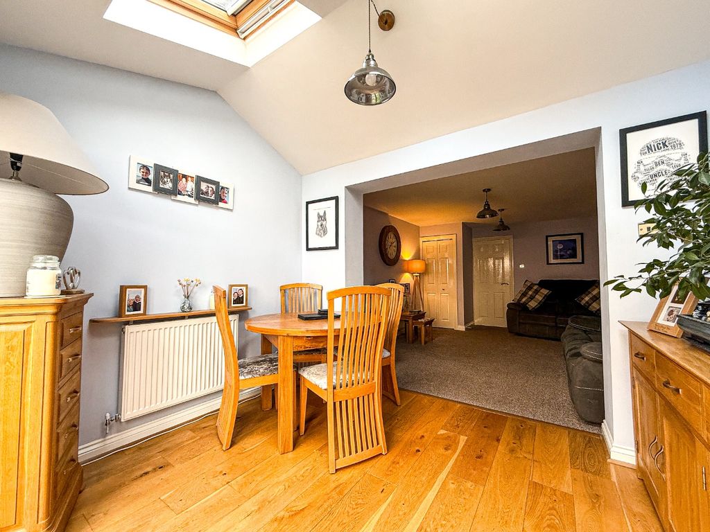 Property photo 3 of 15 4711594