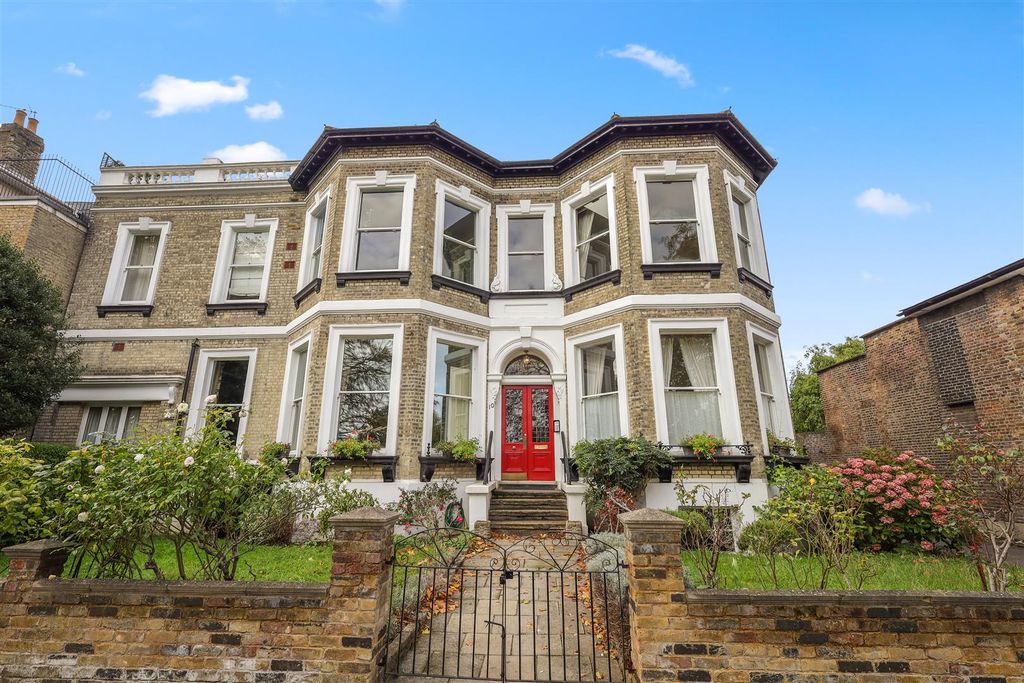 Property photo 1 of 17