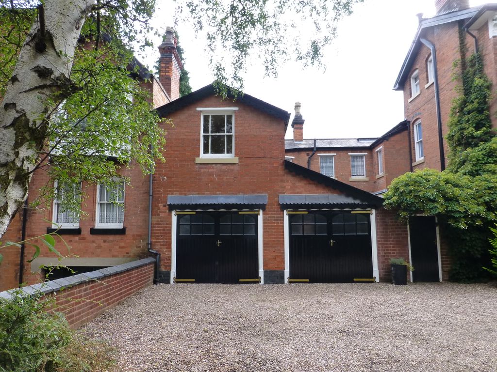 Property photo 1 of 18 Front