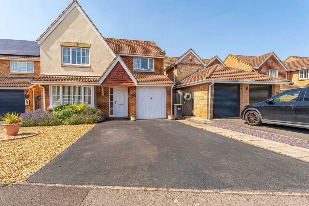 Property photo 1 of 44