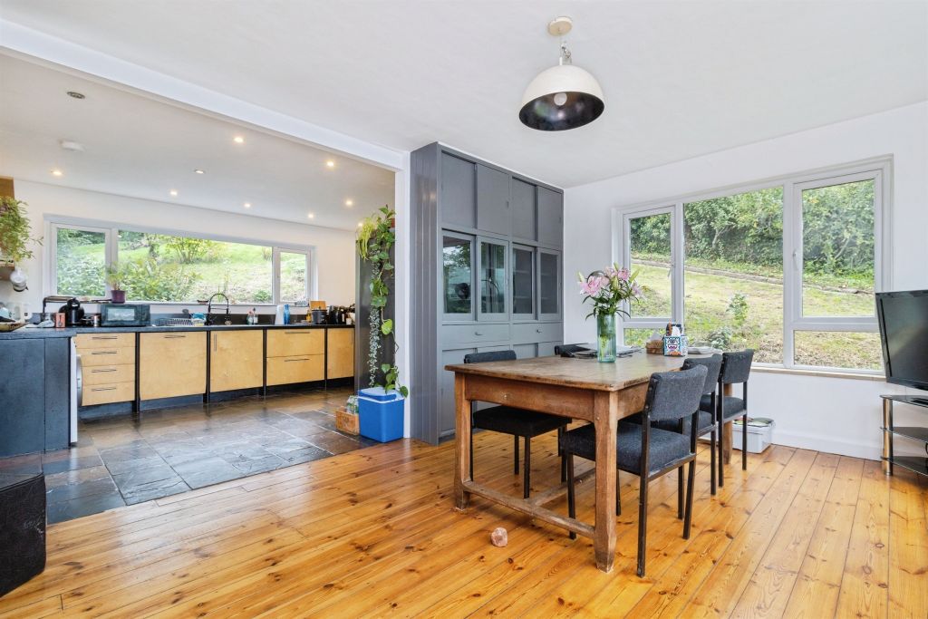 Property photo 2 of 29