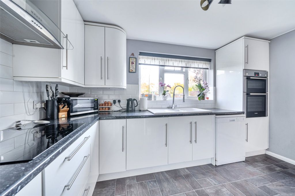 Property photo 2 of 22 Picture No. 38