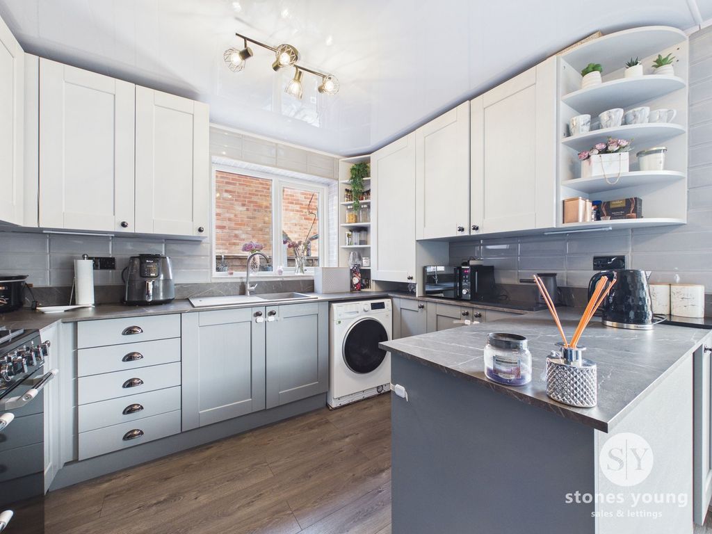 Property photo 2 of 22