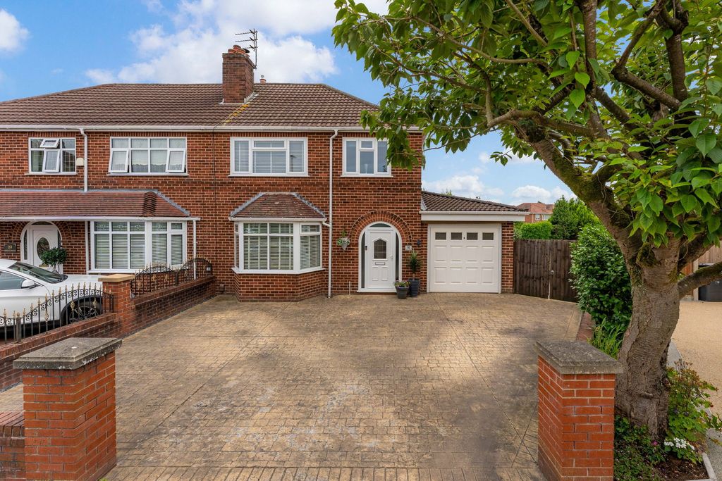 Property photo 1 of 30