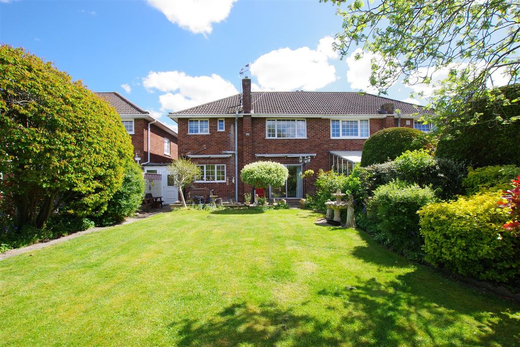 Property photo 2 of 15 Rear Garden