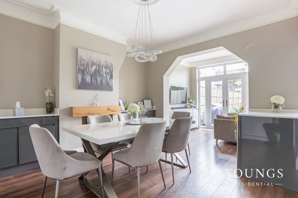 Property photo 2 of 29