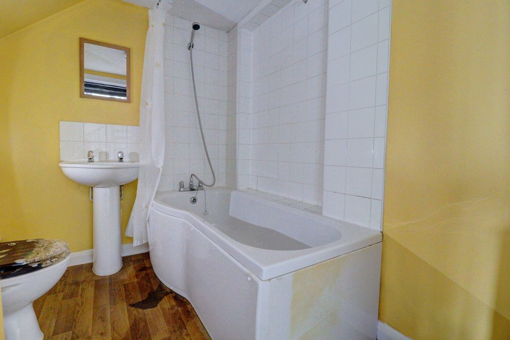 Property photo 3 of 10 Picture No. 18