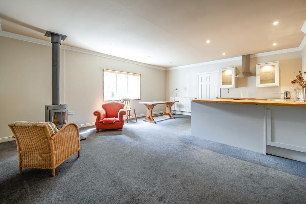 Property photo 2 of 16 Photos