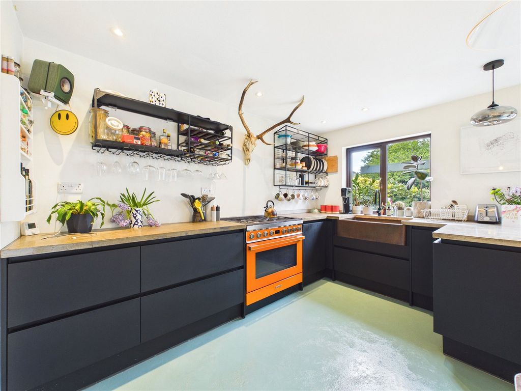 Property photo 3 of 18 Picture No. 09