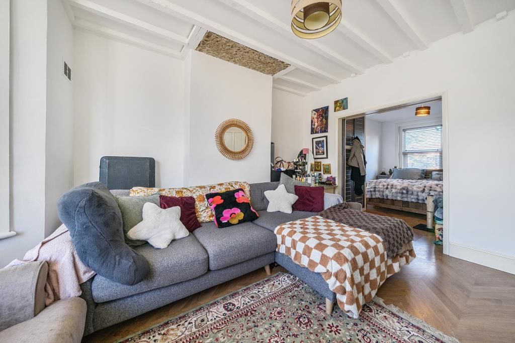 Property photo 3 of 20 Reception