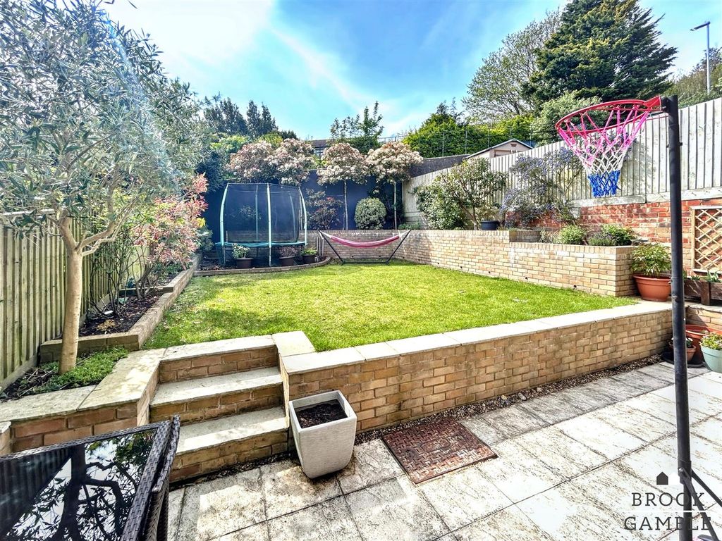 Property photo 2 of 26 01323 438506