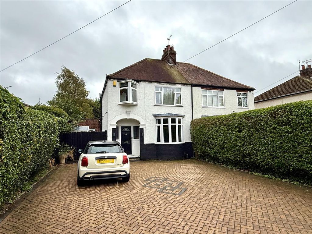 Property photo 2 of 8 72 Elloughton Main Front Pic.Jpg