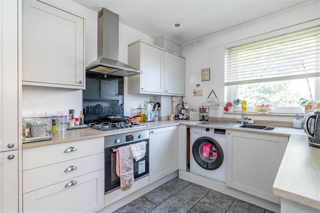 Property photo 3 of 21 Kitchen