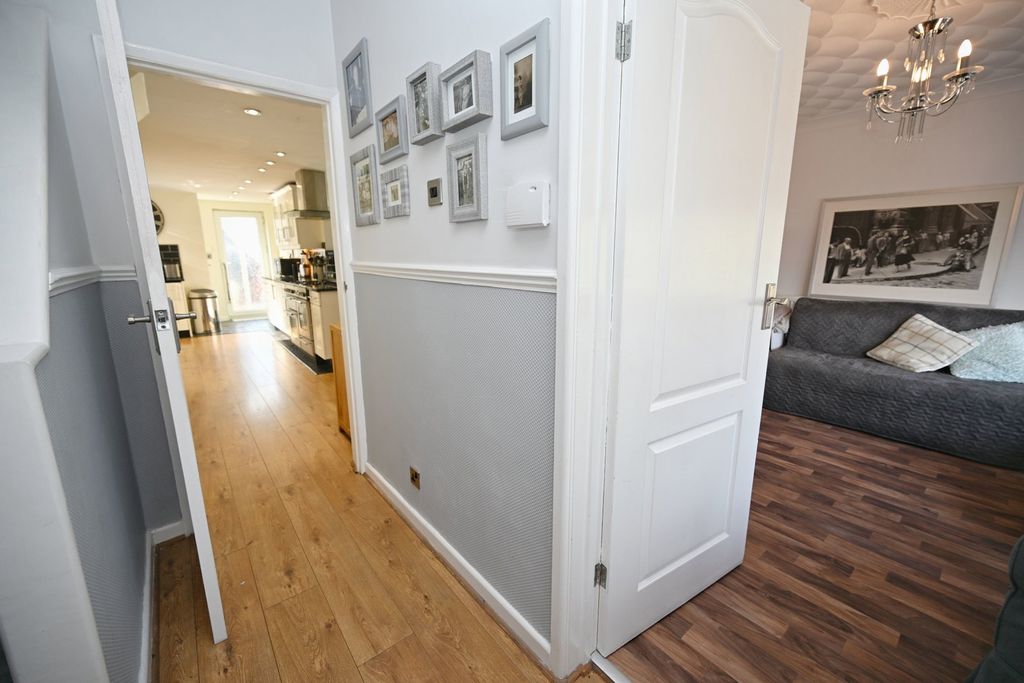 Property photo 2 of 29