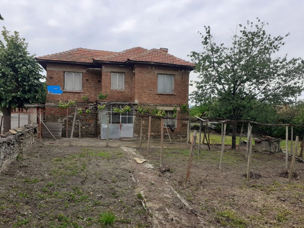 Property photo 1 of 4