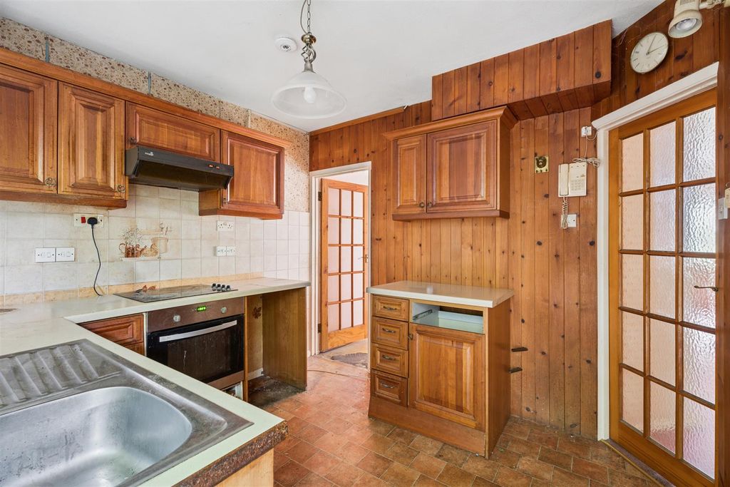 Property photo 2 of 15 Kitchen