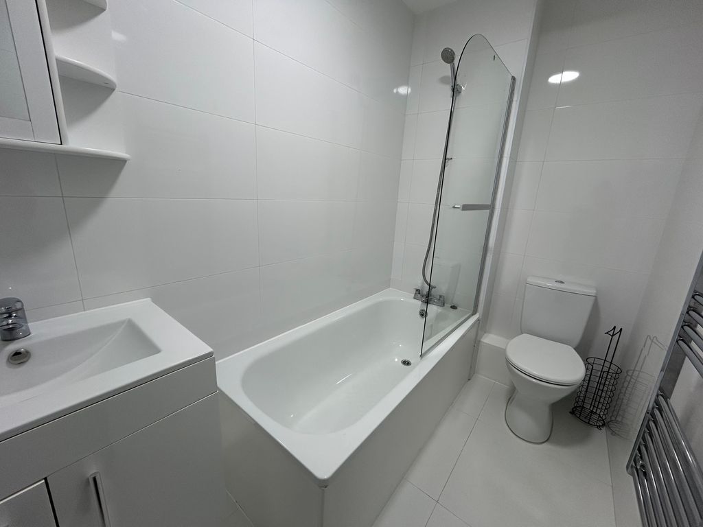 Property photo 3 of 5 Bathroom