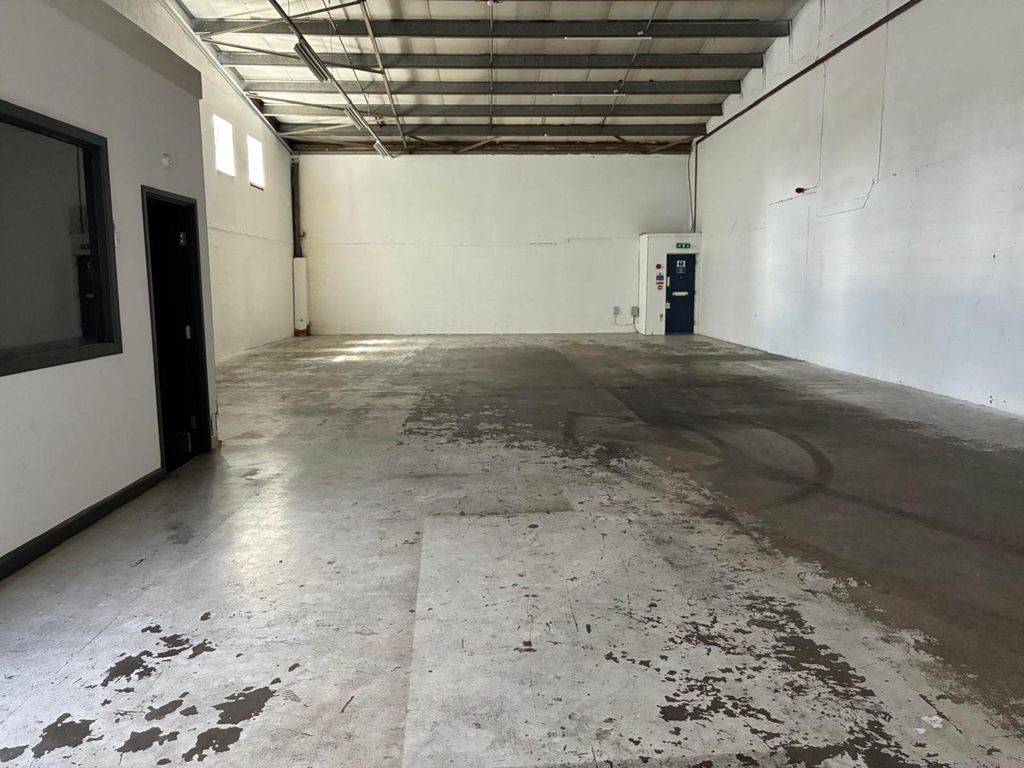 Property photo 1 of 5