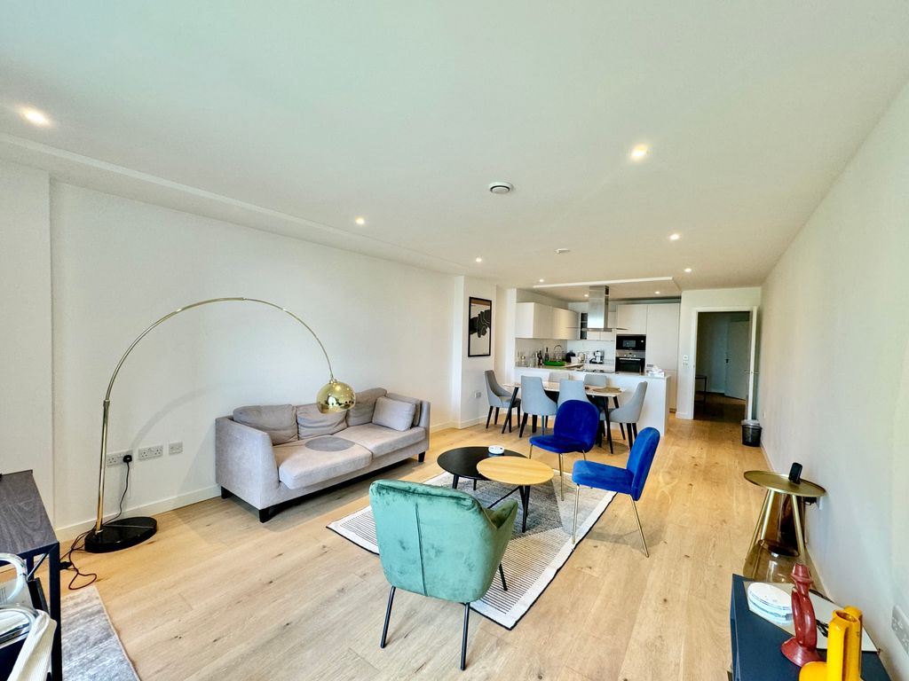 Property photo 2 of 21