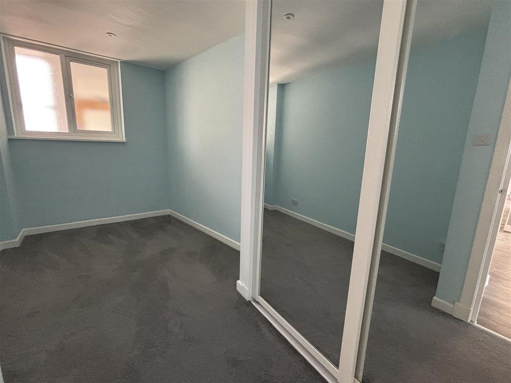 Property photo 3 of 22 Bedroom 2