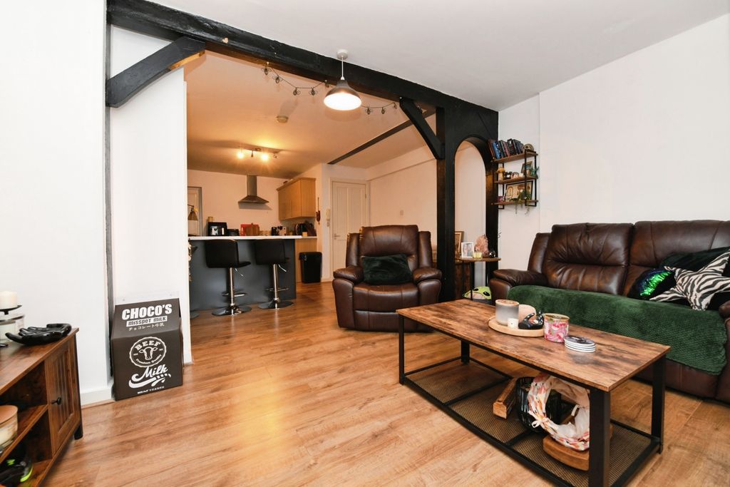 Property photo 2 of 10 Pbox-Img.Jpg