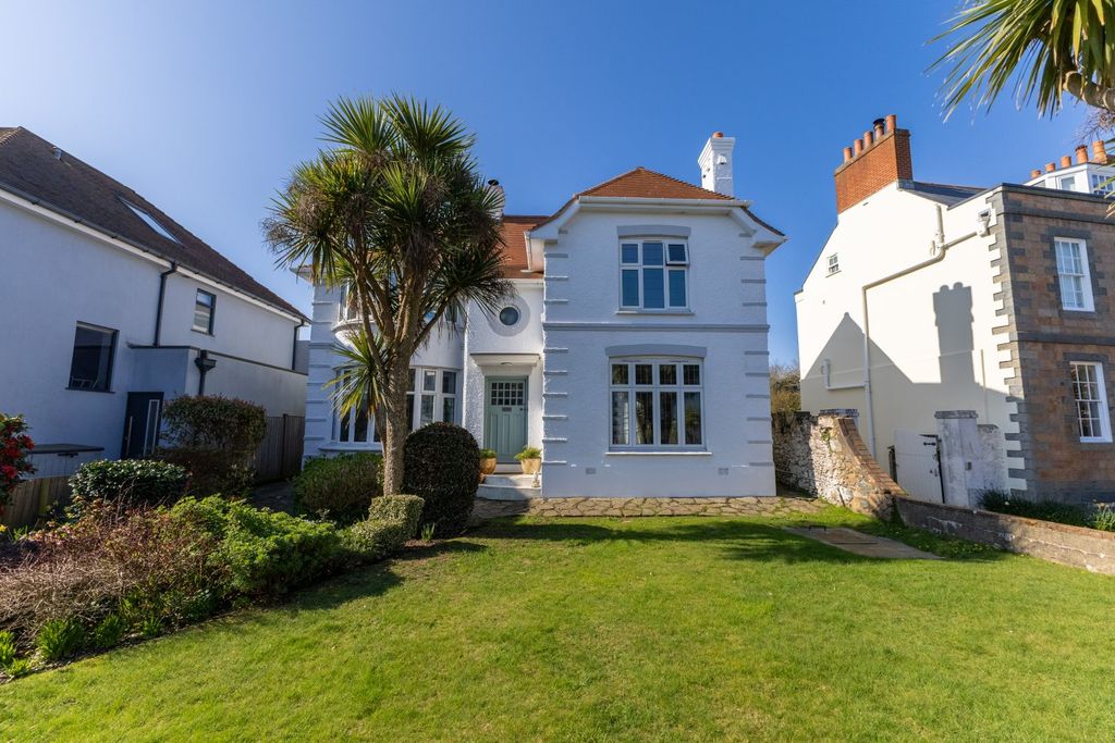 Property photo 1 of 28 Picture No. 22