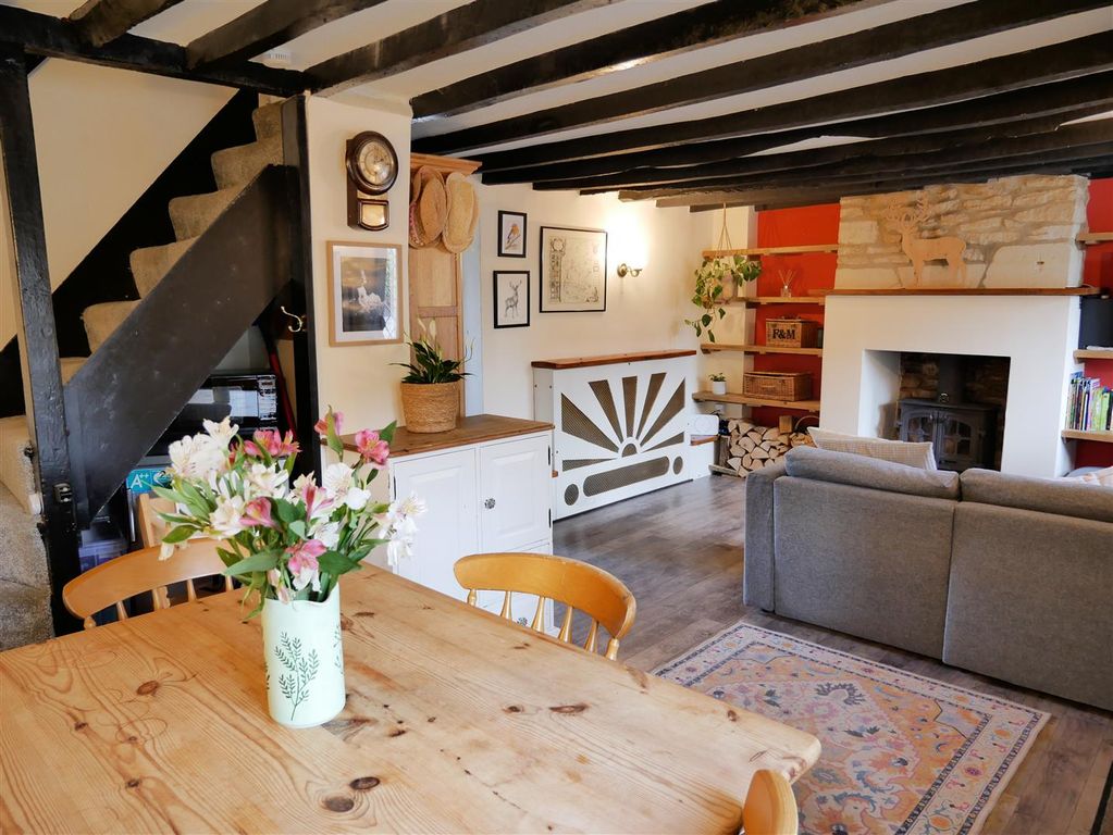 Property photo 3 of 26 Living/ Dining Room