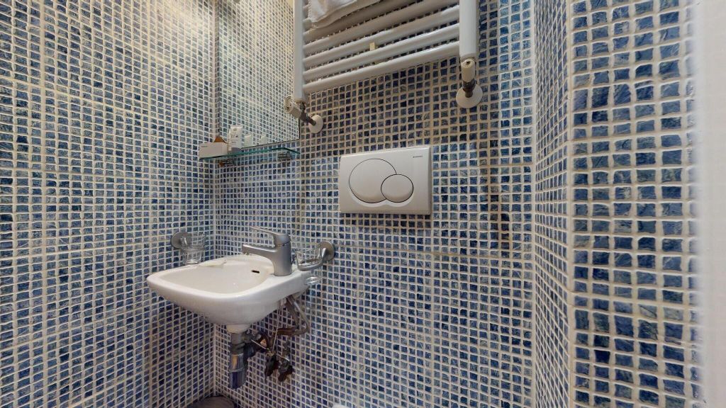 Property photo 3 of 5 Bathroom