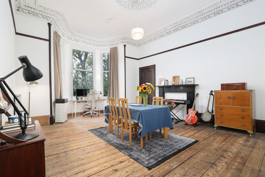 Property photo 3 of 32