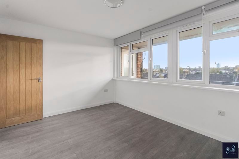 Property photo 1 of 8 Photo 10