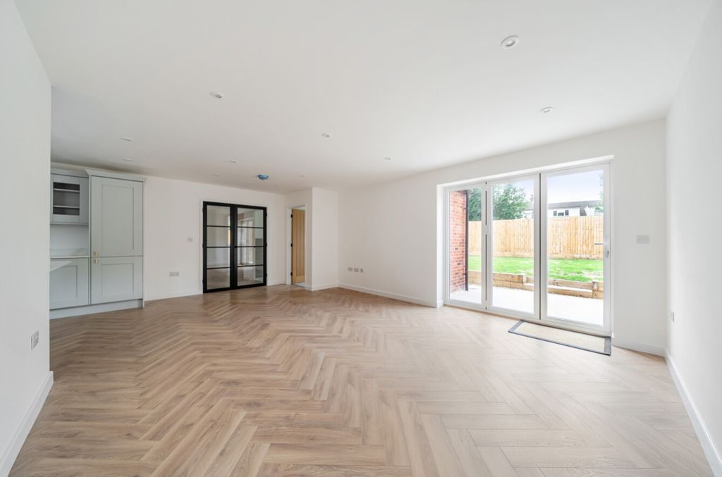 Property photo 3 of 30 1496815-12-6A5F599c0227B