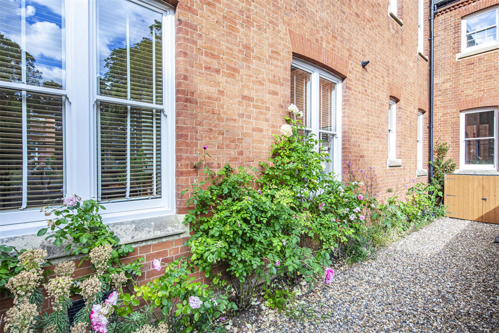 Additional image 5 of 4 bed flat for sale4 Ipsden Court, Cholsey OX10