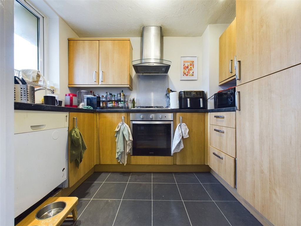 Property photo 2 of 17 Picture No. 15