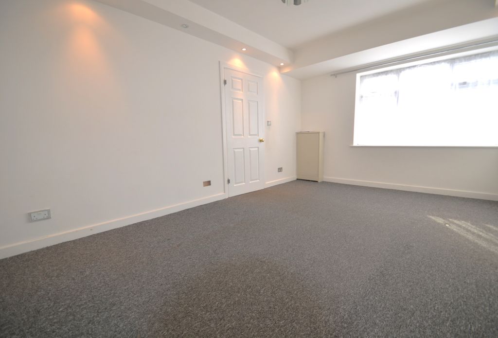 Property photo 3 of 13 Dsc_0490