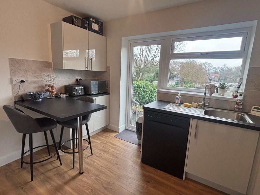 Property photo 3 of 26 Kitchen Breakfast Room 2.Jpg