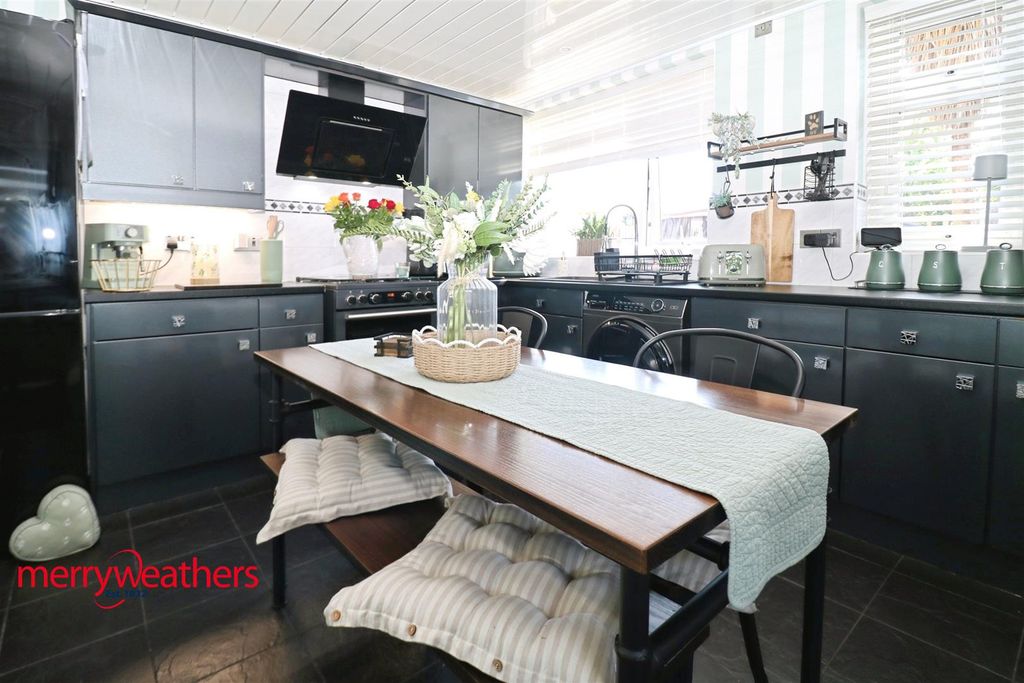 Property photo 2 of 20 Kitchen Diner