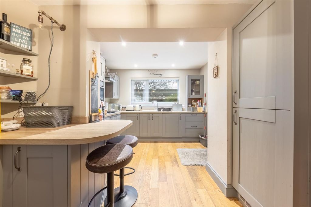 Property photo 2 of 17 Ba-4.Jpg