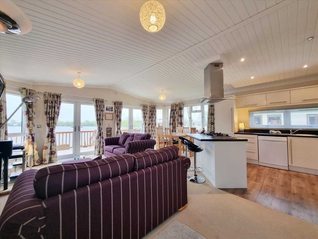 Property photo 3 of 12 Living/Kitchen Area:
