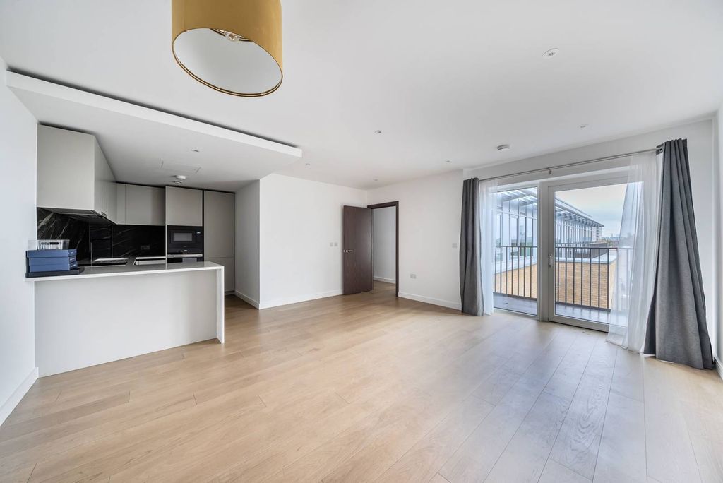 Property photo 2 of 23