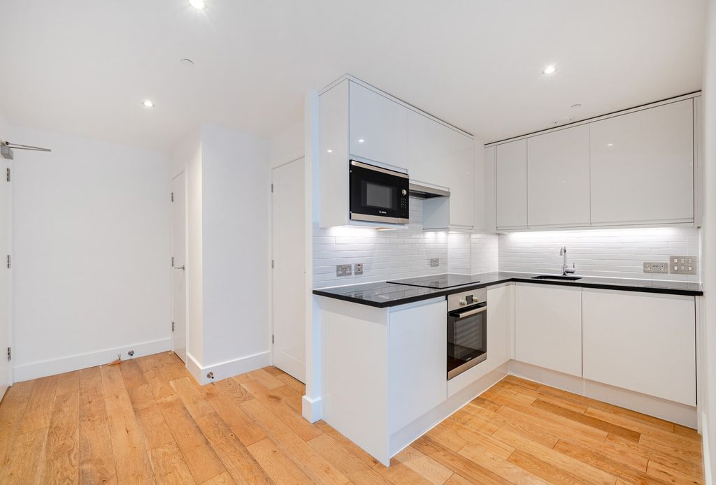 Property photo 1 of 10 1380618-6-6911Eba...