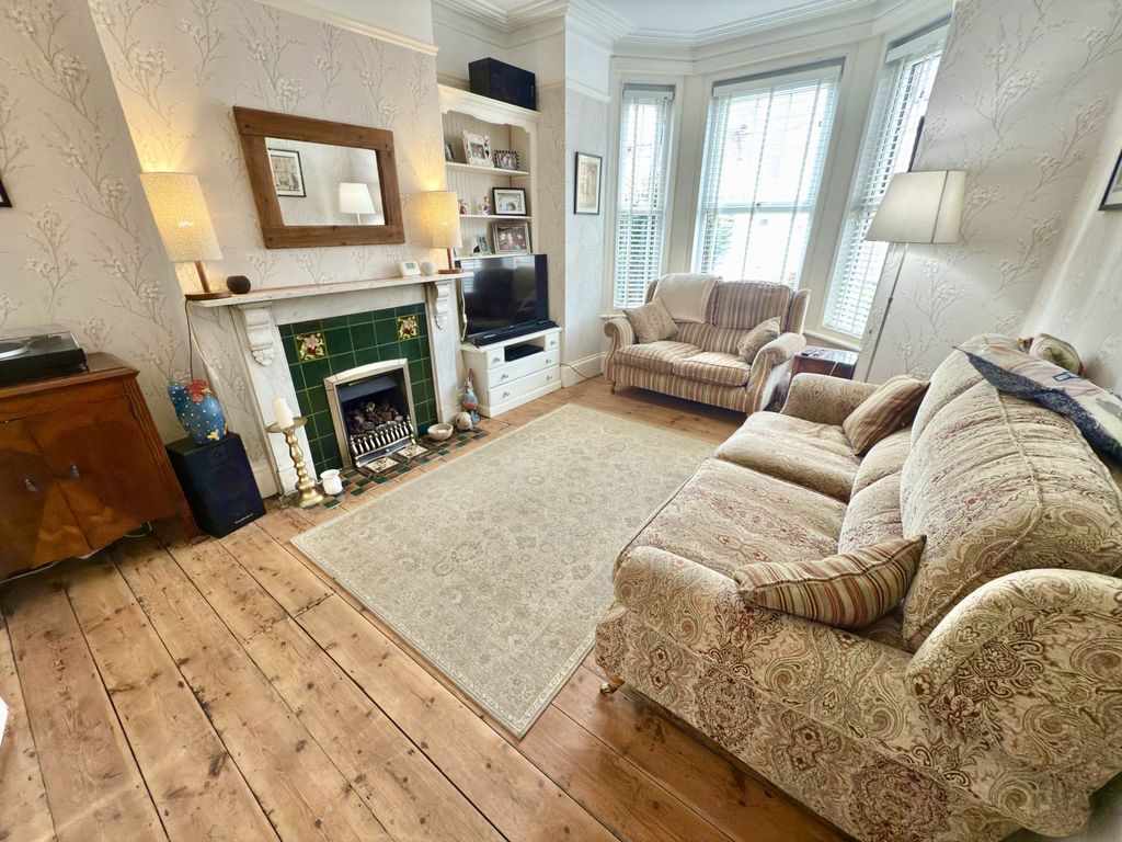 Property photo 2 of 16