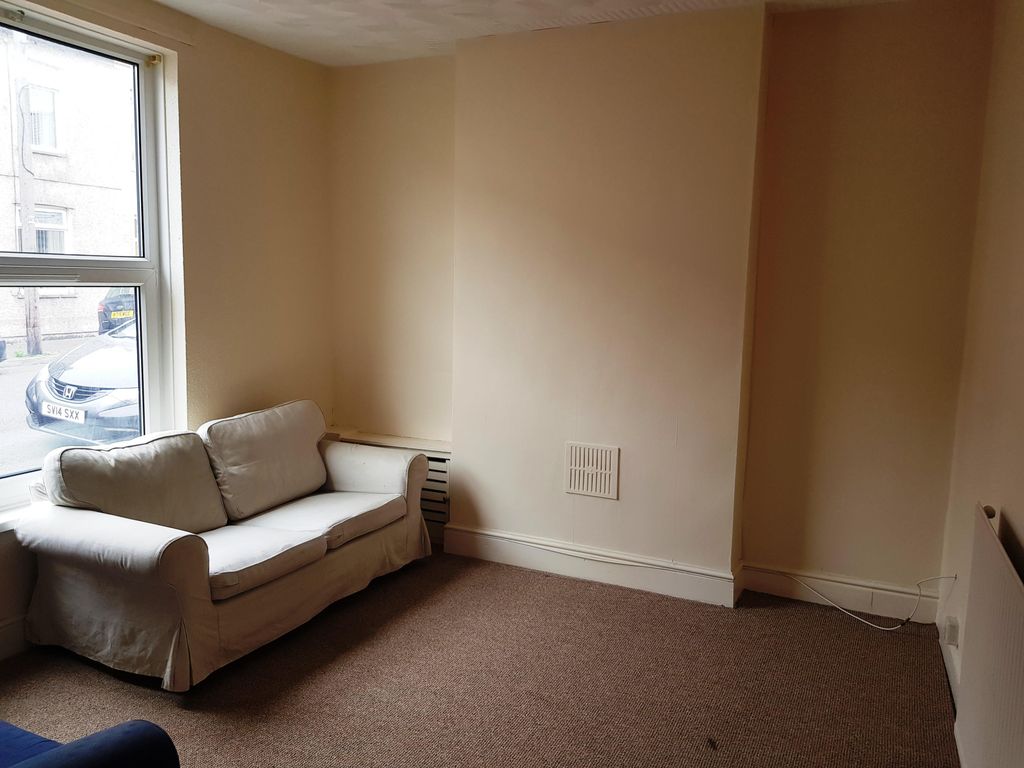 Property photo 2 of 9 Living Room