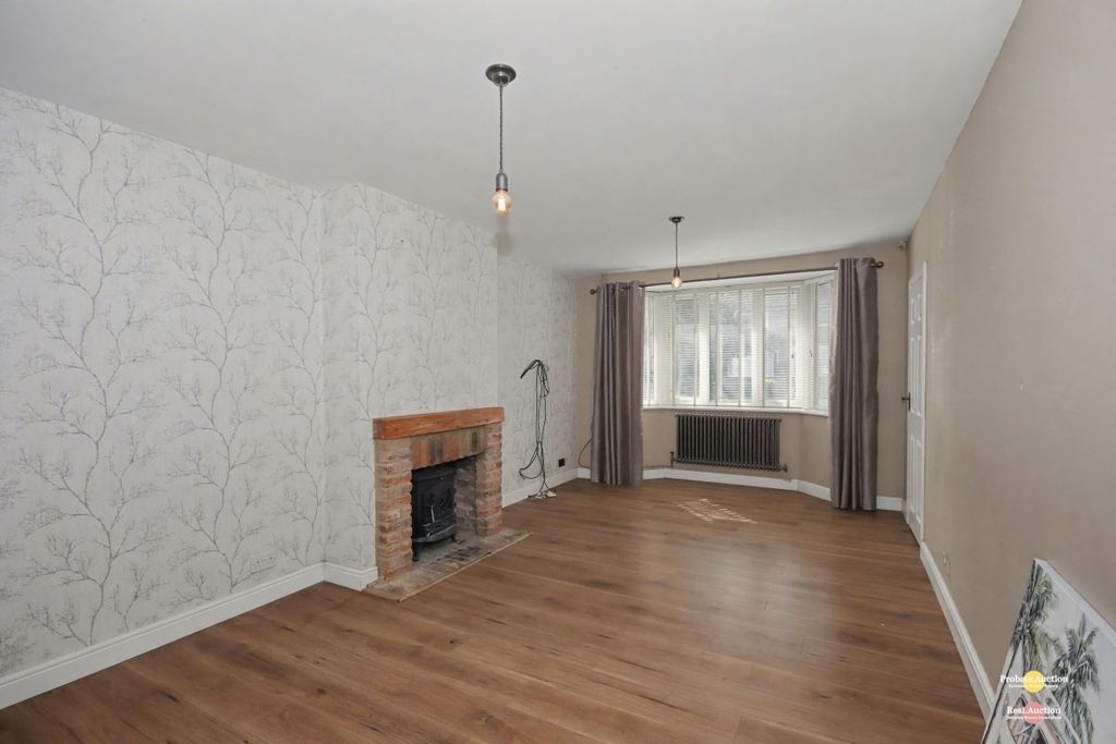 Property photo 3 of 21