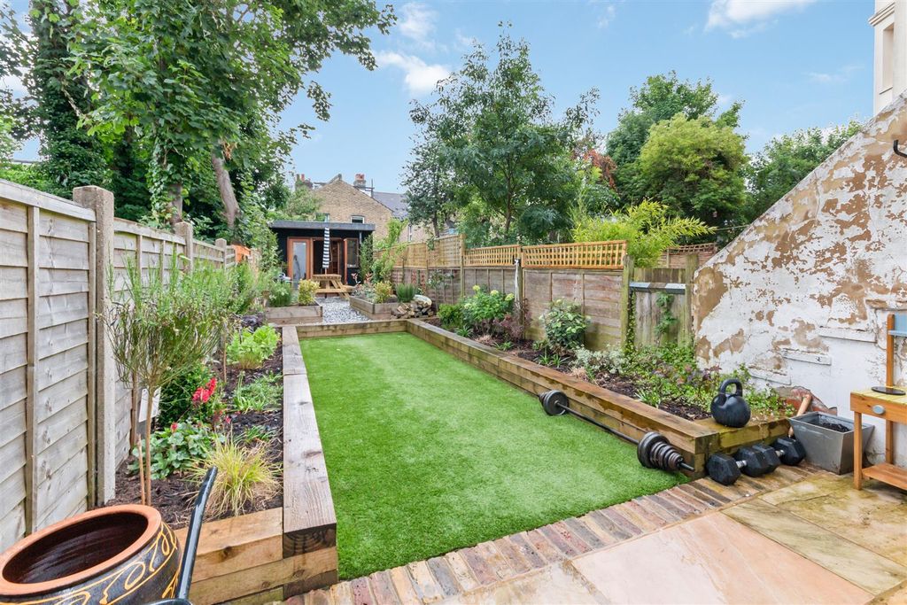 Property photo 2 of 13
