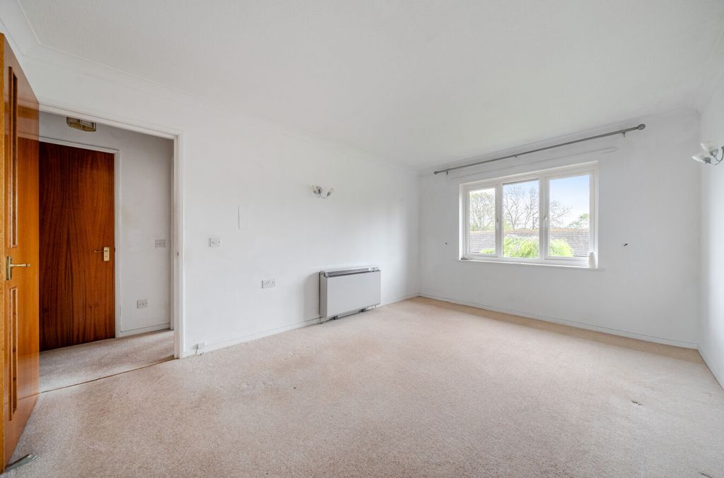 Property photo 3 of 11 1446001-16-69Dfa7...