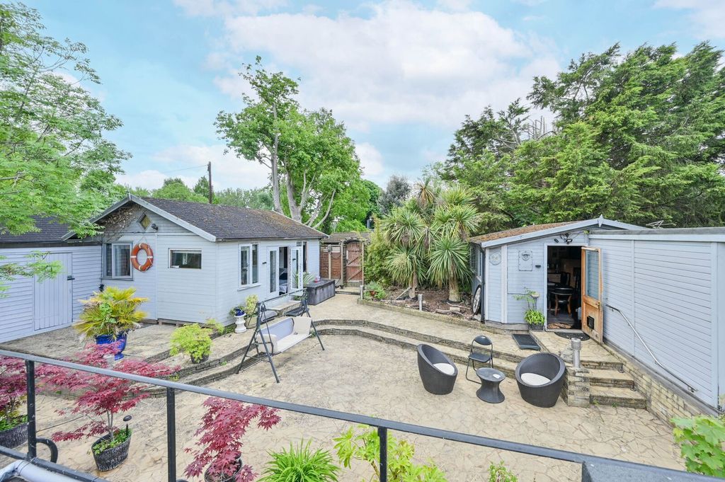 Property photo 2 of 30