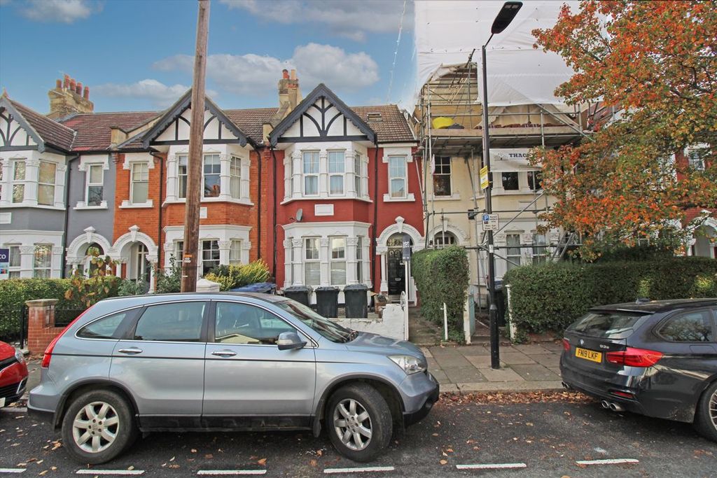 Property photo 1 of 6