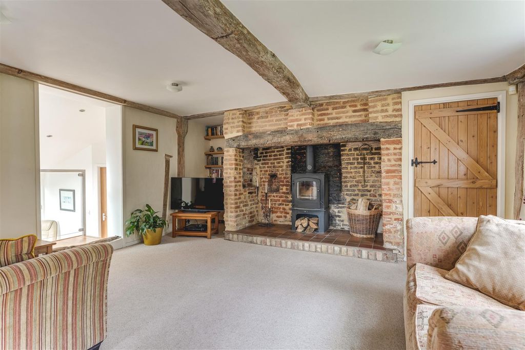 Property photo 3 of 28