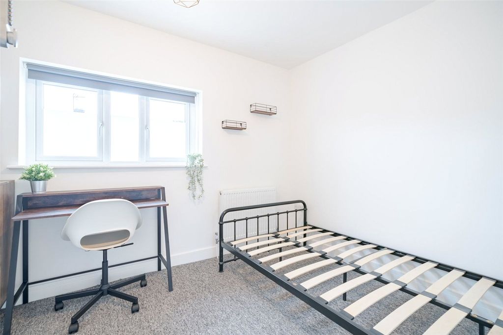 Property photo 2 of 16 Picture No. 02